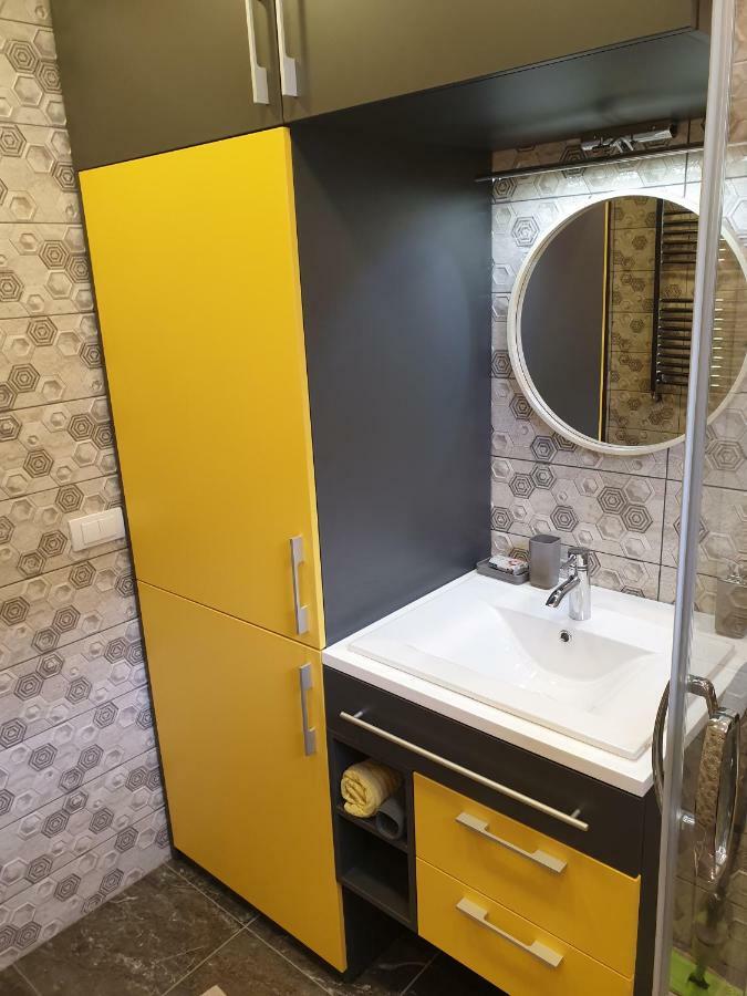 Lux Apartman Cacak Bagian luar foto
