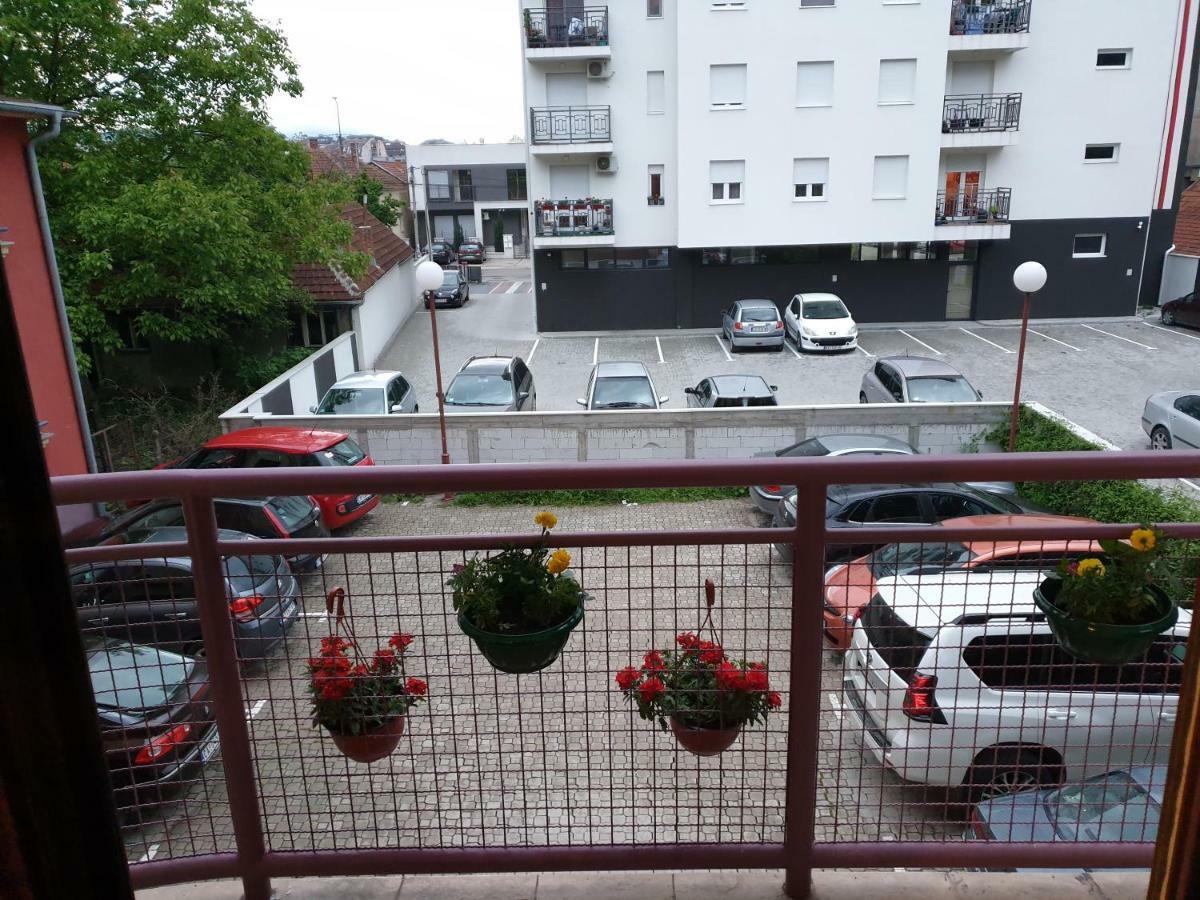 Lux Apartman Cacak Bagian luar foto