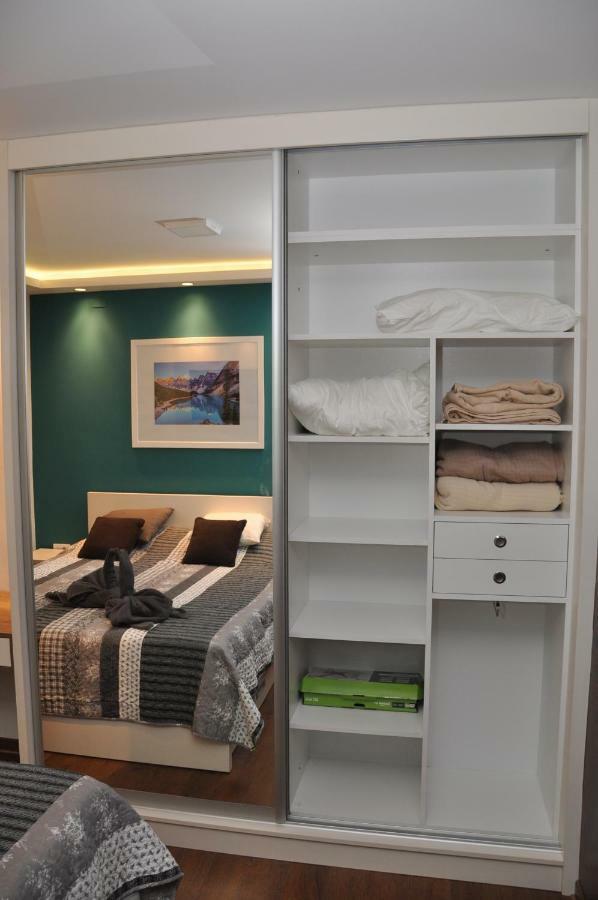 Lux Apartman Cacak Bagian luar foto